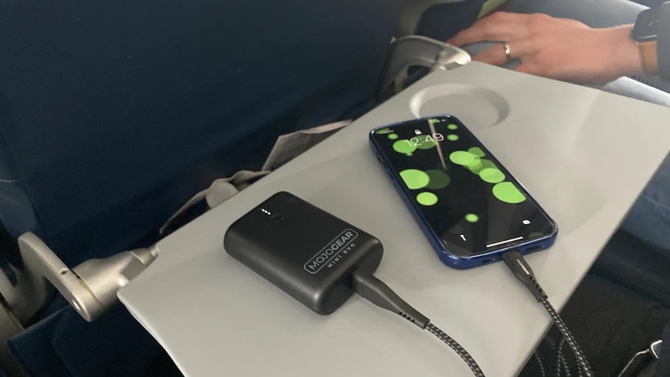 Fires caused by these batteries can be intense, self-sustaining, and difficult to contain, especially when stored in overhead bins or obscured in carry-on bags, delaying detection and response. Fires caused by these batteries can be intense, self-sustaining, and difficult to contain, especially when stored in overhead bins or obscured in carry-on bags, delaying detection and response.