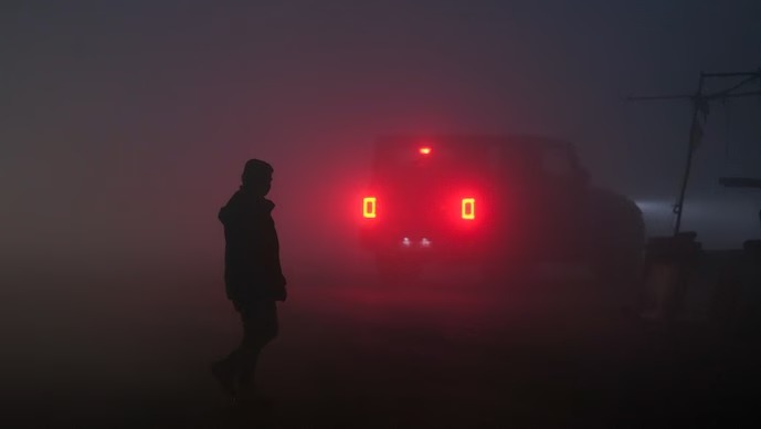 Weather update: Delhi shivers for 2nd straight day, IMD predicts dense fog conditions for THESE states