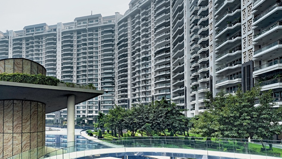 Doubling Down On Luxury: Will mid-segment homes come back in the new year? Doubling Down On Luxury: Will mid-segment homes come back in the new year?