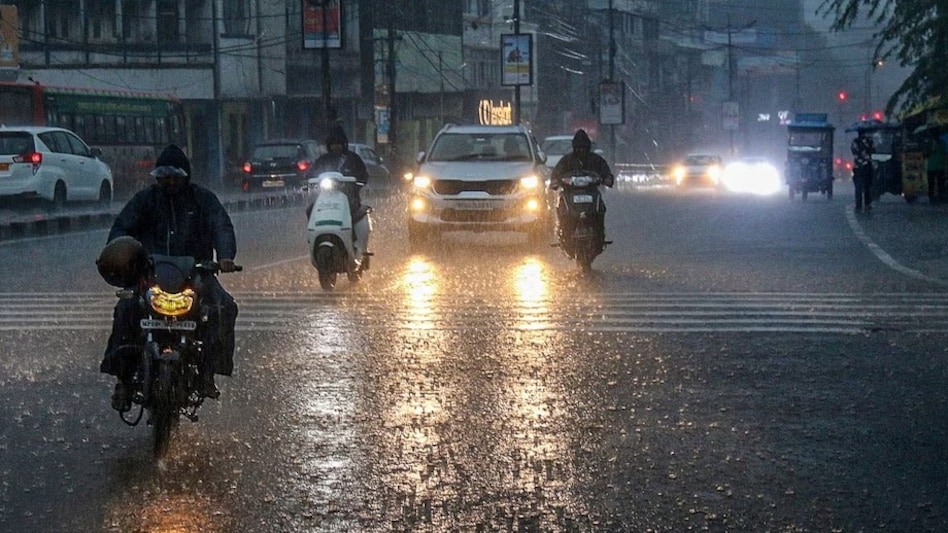 In its 6:30 am bulletin, the Regional Meteorological Centre, Delhi, stated, "light rainfall is expected to occur at a few places in Delhi In its 6:30 am bulletin, the Regional Meteorological Centre, Delhi, stated, "light rainfall is expected to occur at a few places in Delhi