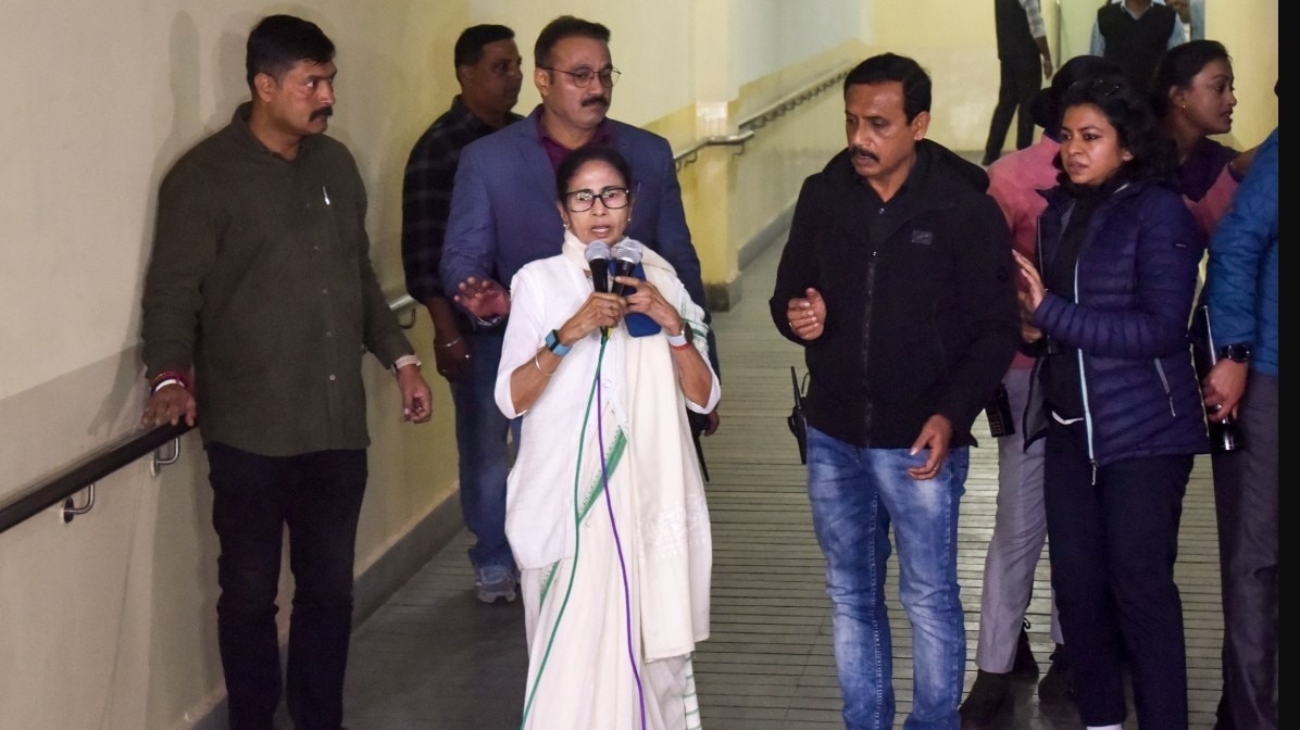 Political storm in Bengal: Mamata Banerjee allegedly stopped ED raid, seized phone from I-PAC official