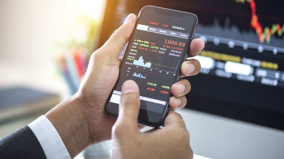 Shares of Vodafone Idea rose more than a per cent to Rs 440.95 on Monday, with a total market capitalization of Rs 1.15 lakh crore. 