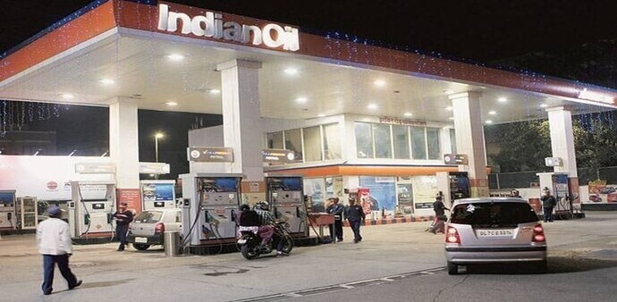 Car service at fuel stations: Maruti Suzuki partners with Indian Oil Car service at fuel stations: Maruti Suzuki partners with Indian Oil