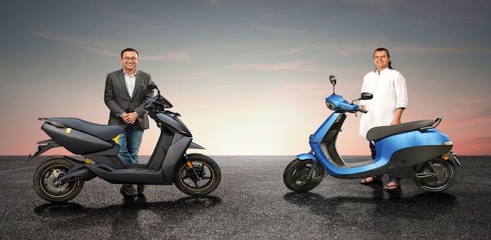 Ola vs Ather: Two electric 2-wheeler companies, two different strokes Ola vs Ather: Two electric 2-wheeler companies, two different strokes
