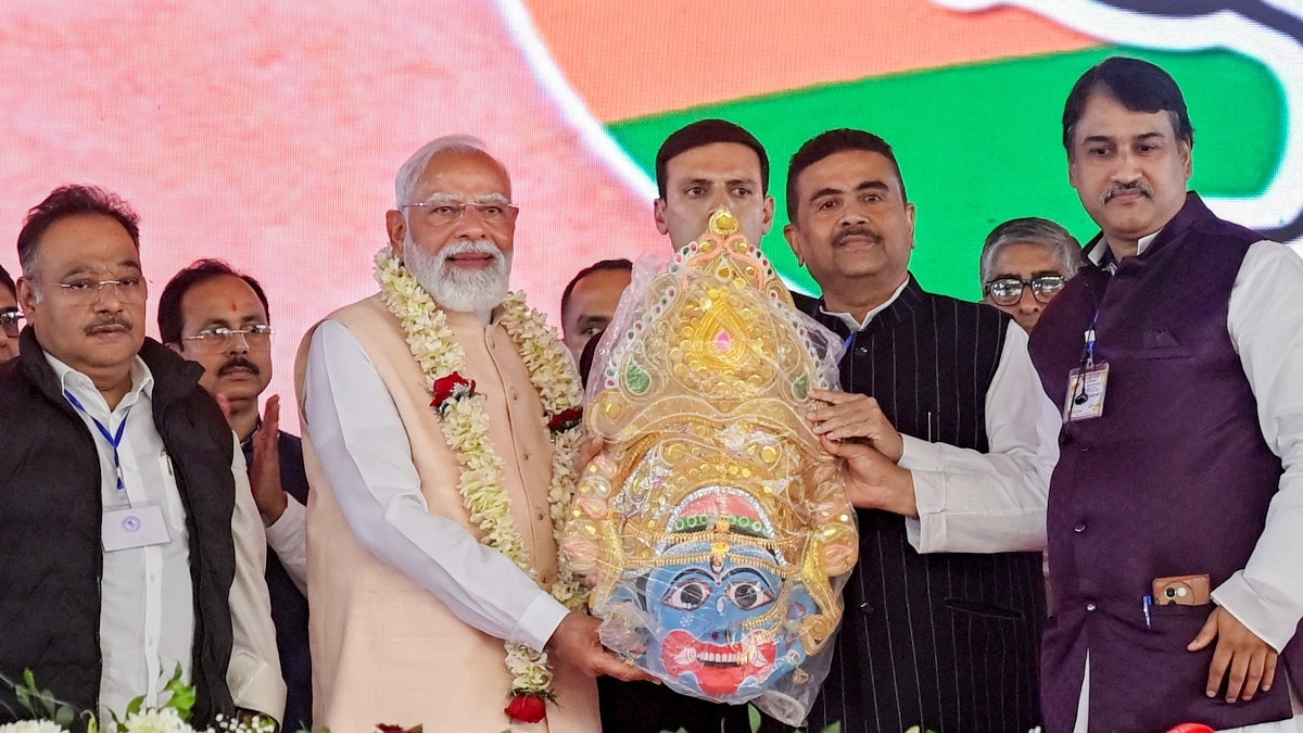 The Prime Minister also promised economic development tailored to regional strengths.