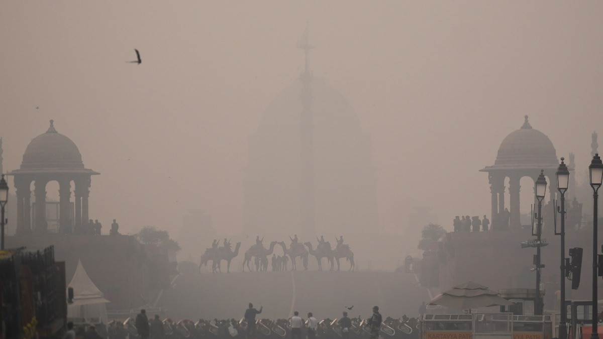 Delhi air pollution: Cold wave, dense fog worsen crisis; AQI nears severe+ levels