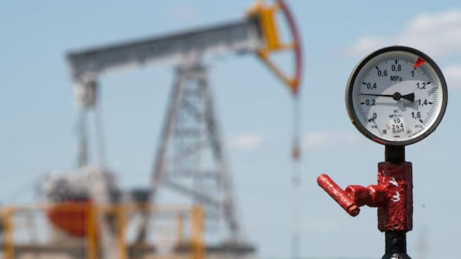 Meanwhile, HPCL shares witnessed a marginal dip on Monday, closing 0.85 per cent lower at Rs 453.90 on the BSE, compared to the previous close of Rs 457.80. Meanwhile, HPCL shares witnessed a marginal dip on Monday, closing 0.85 per cent lower at Rs 453.90 on the BSE, compared to the previous close of Rs 457.80.