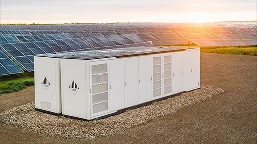 After an initial recovery, shares of Waaree Energies traded on a flat on note on Wednesday around Rs 2,500 with a market capitalization below Rs 7,200 crore.