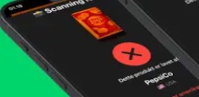 The app sends a red “X” warning, asking shoppers to put the product back on the shelf. The app sends a red “X” warning, asking shoppers to put the product back on the shelf.