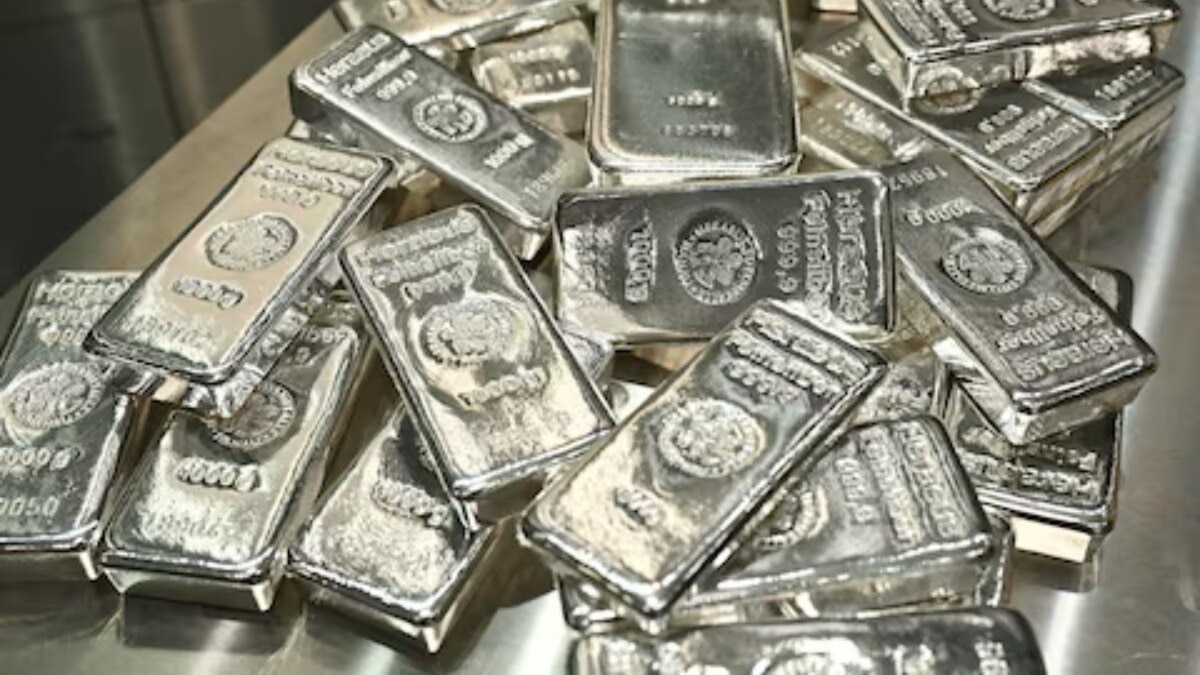 At the latest count, MCX silver was trading at ₹3,63,613 per kg, up 8.64 per cent on the day.
