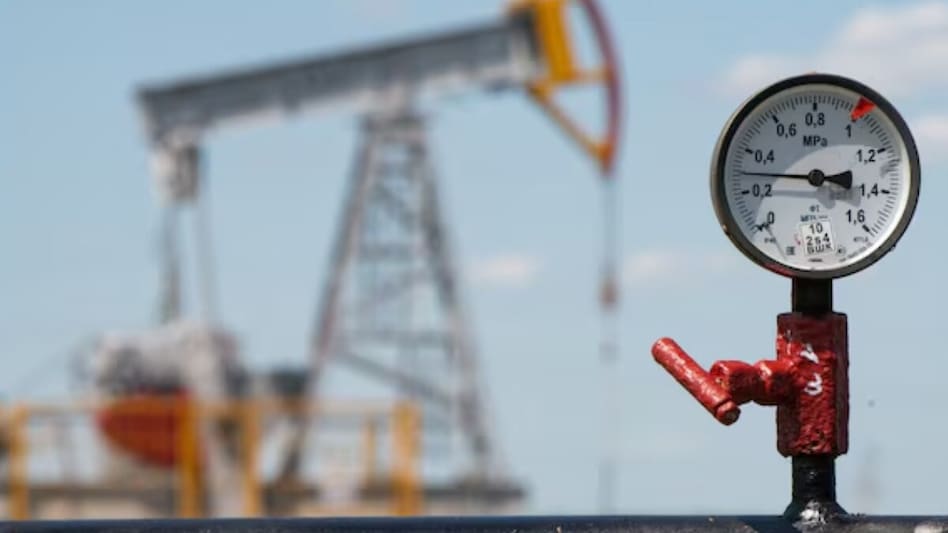 At present, shares of both Oil India and ONGC are trading above their 5-day, 10-day, 20-day, 30-day, 50-day, 100-day, 150-day and 200-day simple moving averages (SMAs). At present, shares of both Oil India and ONGC are trading above their 5-day, 10-day, 20-day, 30-day, 50-day, 100-day, 150-day and 200-day simple moving averages (SMAs).