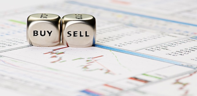 Gold rose from $2,607 to $4,315 per ounce in 2025, reflecting a weakening US dollar and expectations of persistently negative real rates. Gold rose from $2,607 to $4,315 per ounce in 2025, reflecting a weakening US dollar and expectations of persistently negative real rates.