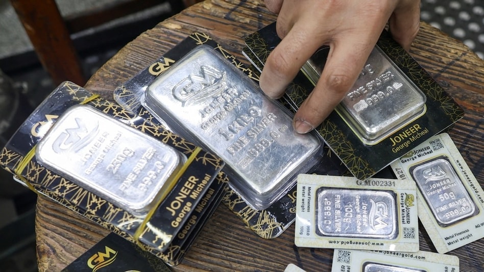 On the Multi Commodity Exchange (MCX), Silver March futures crashed Rs 1,07,968 per kilogram, or 27%, to settle at Rs 2,91,925. On the Multi Commodity Exchange (MCX), Silver March futures crashed Rs 1,07,968 per kilogram, or 27%, to settle at Rs 2,91,925.