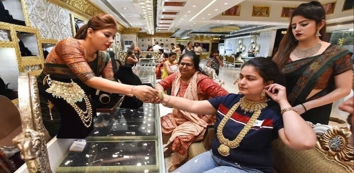 Gold and silver tumbled on the MCX on Sunday. Silver prices on the MCX cracked as much as 9 per cent, hitting the third circuit for the day, to Rs 2,65,652 per kg. Gold and silver tumbled on the MCX on Sunday. Silver prices on the MCX cracked as much as 9 per cent, hitting the third circuit for the day, to Rs 2,65,652 per kg.
