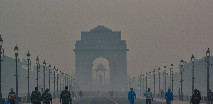 Smoggy Monday in Delhi: visibility plunges, CAT III triggered at airport, traffic hit across NCR Smoggy Monday in Delhi: visibility plunges, CAT III triggered at airport, traffic hit across NCR