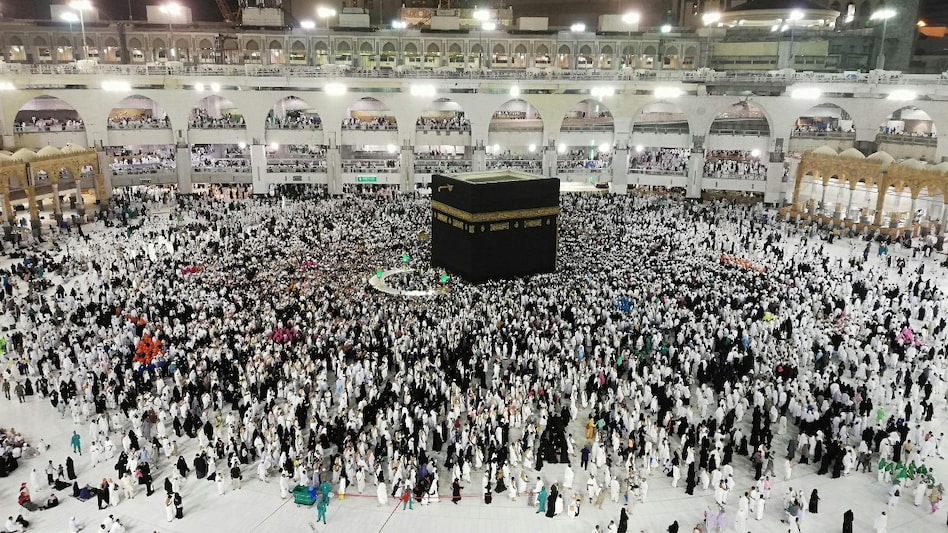 Saudi pauses new Umrah visas for 1,800 agencies, warns action if deficiencies aren’t fixed in 10 days Saudi pauses new Umrah visas for 1,800 agencies, warns action if deficiencies aren’t fixed in 10 days
