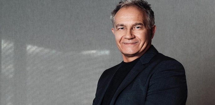 Rado CEO Adrian Bosshard explained how several luxury watchmakers, after a slowdown in China last year, are turning their focus to India. Rado CEO Adrian Bosshard explained how several luxury watchmakers, after a slowdown in China last year, are turning their focus to India.