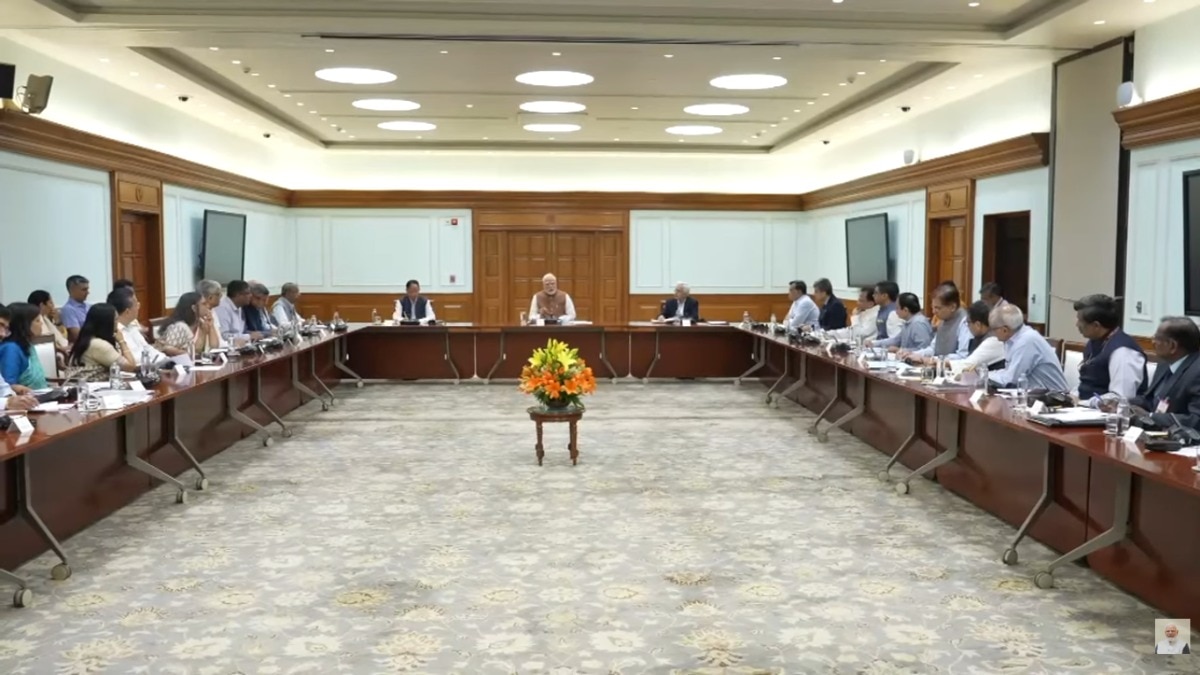 Union Secretaries scored for their performances, handed out 'administrative scorecards'