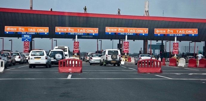 The government said the move is aimed at promoting greater use of partially completed expressways, encouraging commuters and logistics operators to shift from parallel National Highways. (File photo) The government said the move is aimed at promoting greater use of partially completed expressways, encouraging commuters and logistics operators to shift from parallel National Highways. (File photo)