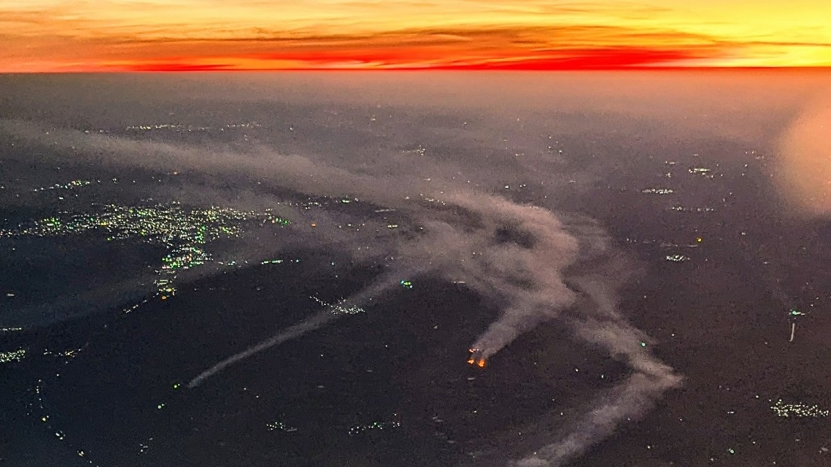 The photos have added to an ongoing debate about how seasonal crop-residue burning, more commonly associated with northern states, can also influence air quality along the western coast. (Photo: @VishalJolapara)