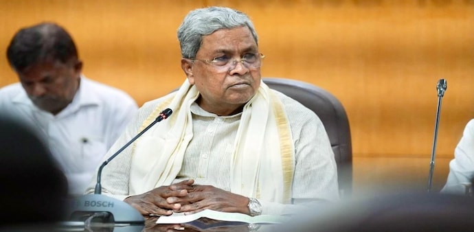 Siddaramaiah pointed to the growing obsession with social media among young students. Siddaramaiah pointed to the growing obsession with social media among young students.