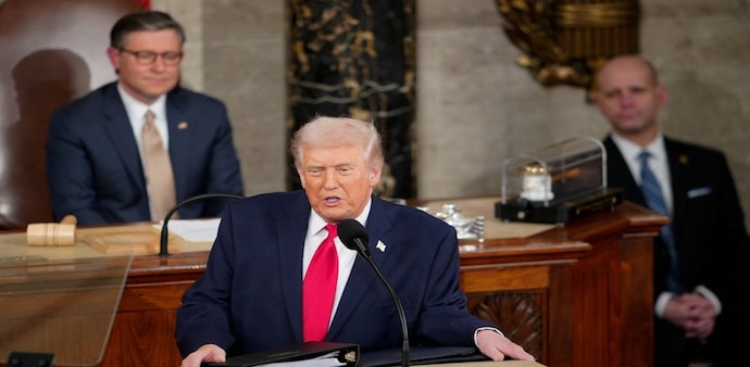 Facing 6-3 defeat, Trump doubles down on tariffs before Supreme Court justices Facing 6-3 defeat, Trump doubles down on tariffs before Supreme Court justices