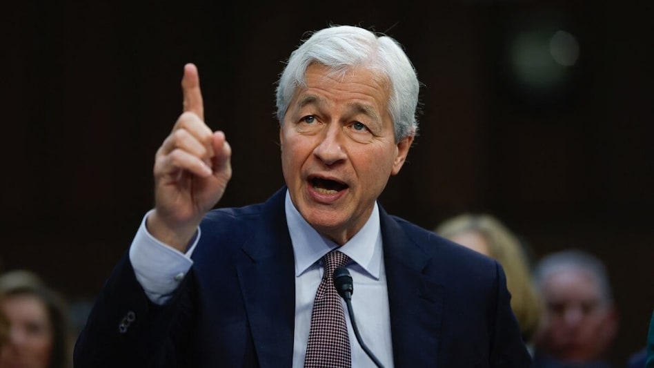 Addressing concerns about widespread job losses — heightened by rapid technological advances and market volatility — Dimon reiterated that the bank’s immediate focus is on using AI to better serve customers. (File photo) Addressing concerns about widespread job losses — heightened by rapid technological advances and market volatility — Dimon reiterated that the bank’s immediate focus is on using AI to better serve customers. (File photo)