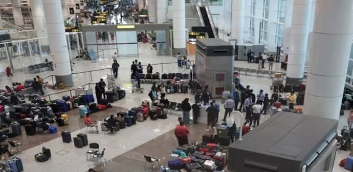 Iran conflict escalates: MEA advisory for foreign nationals facing travel changes Iran conflict escalates: MEA advisory for foreign nationals facing travel changes