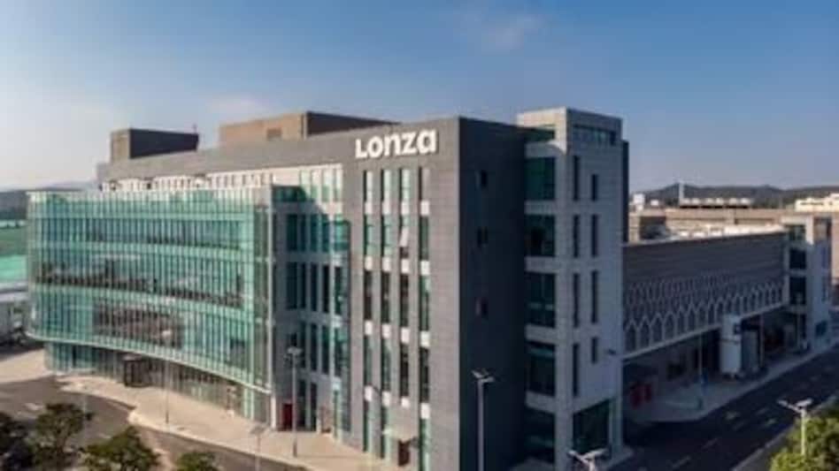Lonza works with pharmaceutical and biotechnology companies across the drug development lifecycle, providing services ranging from early-stage research support to large-scale commercial manufacturing. Lonza works with pharmaceutical and biotechnology companies across the drug development lifecycle, providing services ranging from early-stage research support to large-scale commercial manufacturing.