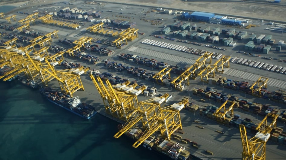 800-1,000 containers stuck at Dubai port, hitting Maharashtra’s farmers ahead of Ramadan 800-1,000 containers stuck at Dubai port, hitting Maharashtra’s farmers ahead of Ramadan