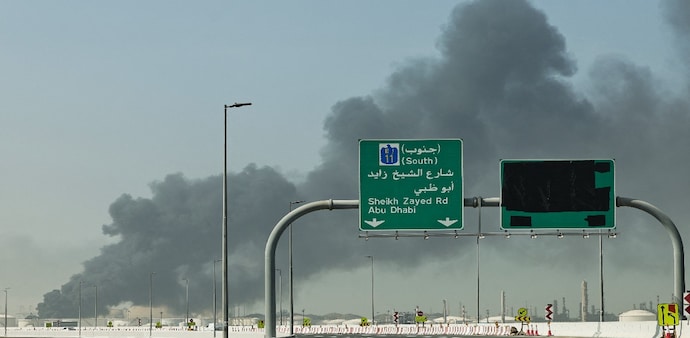 UAE’s biggest oil refinery at Ruwais hit by drone attack UAE’s biggest oil refinery at Ruwais hit by drone attack