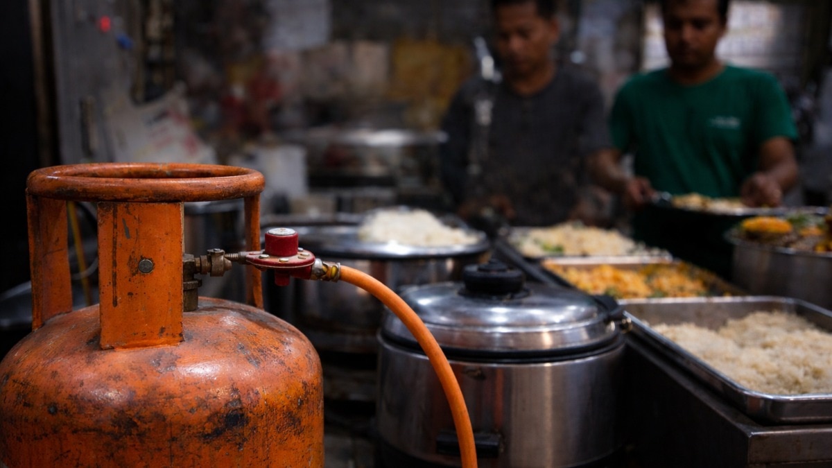 Commercial LPG shortage in India: Only 2 meals on weekdays, 3 allowed on weekends for Bengaluru PG residents
