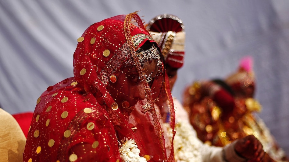 LPG shortage: Amid wedding season, trouble brews for banquet halls and catering services LPG shortage: Amid wedding season, trouble brews for banquet halls and catering services