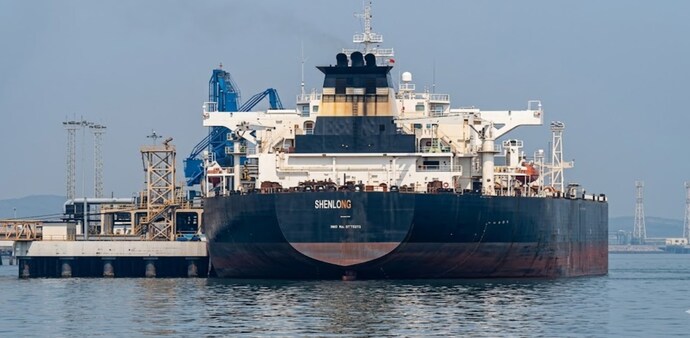 Liberia-flagged tanker Shenlong Suezmax arrived at Mumbai Port. Liberia-flagged tanker Shenlong Suezmax arrived at Mumbai Port.