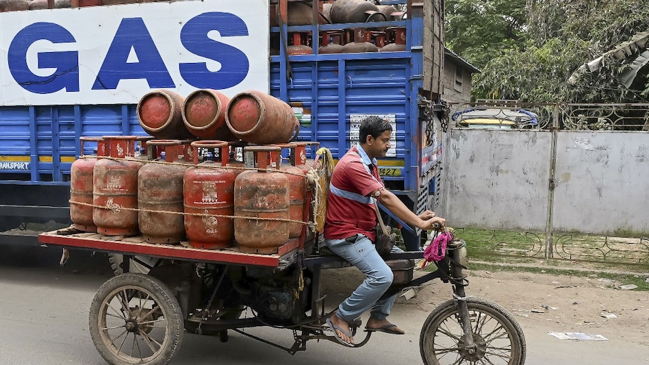 Centre brings back kerosene, coal as cooking fuel amid Middle East supply disruptions Centre brings back kerosene, coal as cooking fuel amid Middle East supply disruptions
