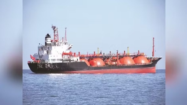 Another Indian vessel carrying 80,800 MT of crude sails out of UAE's Fujairah