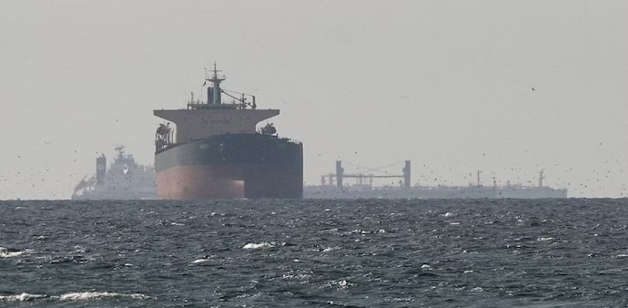 Aframax tanker Karachi becomes first non-Iranian vessel to transit Hormuz with AIS on Aframax tanker Karachi becomes first non-Iranian vessel to transit Hormuz with AIS on