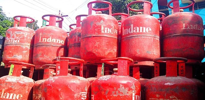 Government clarifies LPG Aadhaar eKYC rule amid supply concerns Government clarifies LPG Aadhaar eKYC rule amid supply concerns