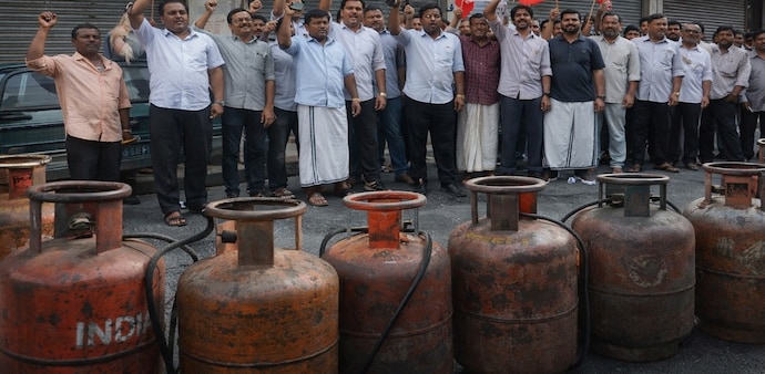 Kerala hospitality sector to go on strike over gas supply concerns Kerala hospitality sector to go on strike over gas supply concerns