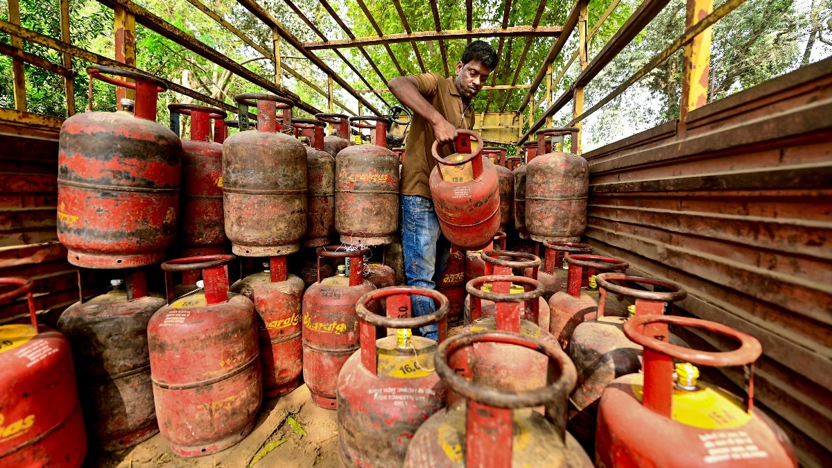 LPG, CNG, PNG prices today, March 23: Check rates across cities LPG, CNG, PNG prices today, March 23: Check rates across cities