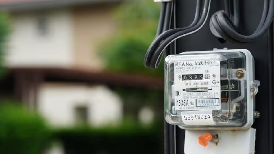 The dues are likely to be recovered through an additional surcharge on electricity bills, which will be spread over a period of seven years. The dues are likely to be recovered through an additional surcharge on electricity bills, which will be spread over a period of seven years.