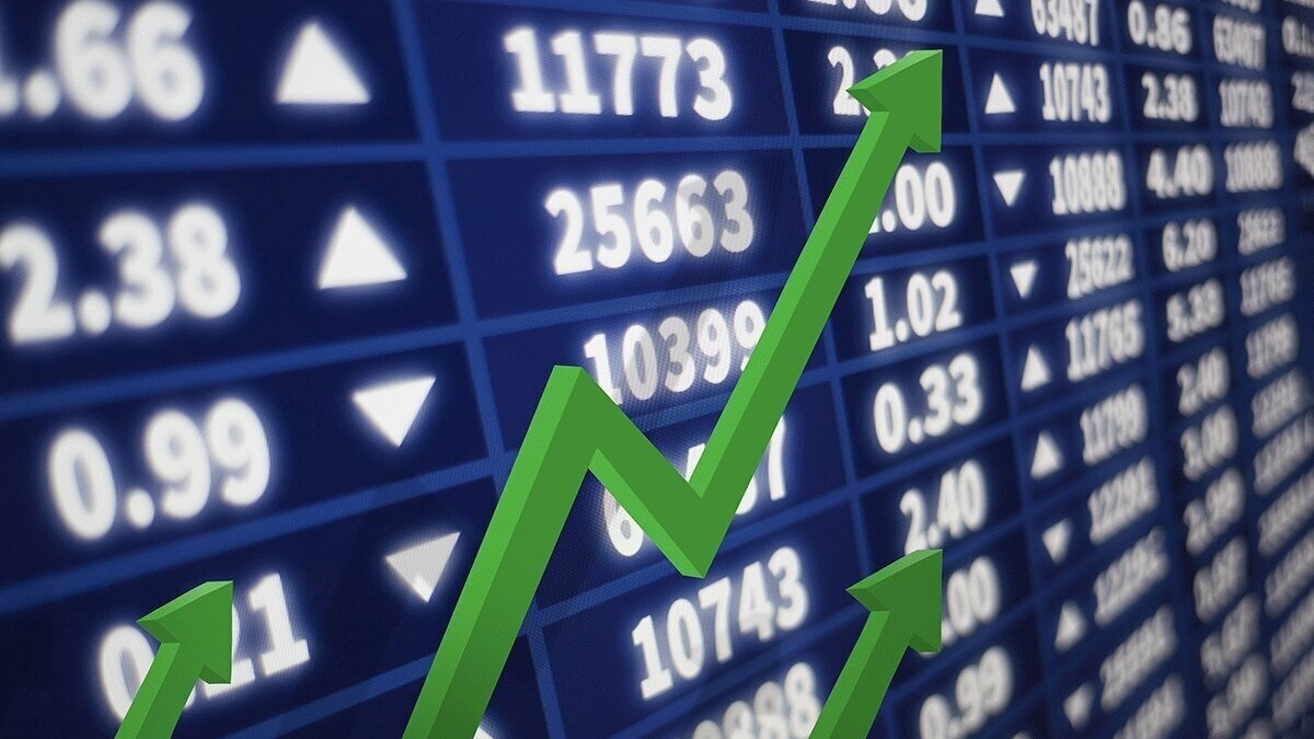 At 11:01 AM, IRFC shares were trading 2.29% higher at Rs 91.45 apiece on the BSE, after rising as much as 4.1% to touch a day’s high of Rs 93.10, rebounding from their previous close of Rs 89.40 per share.