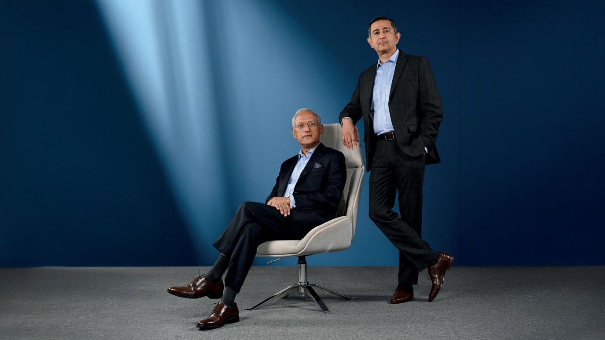 Can Tata Communications balance expansion plans with margin pressures in a volatile market?