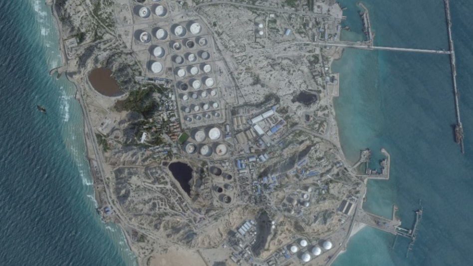 Iran prepares for a potential ground attack on Kharg Island by the US Iran prepares for a potential ground attack on Kharg Island by the US