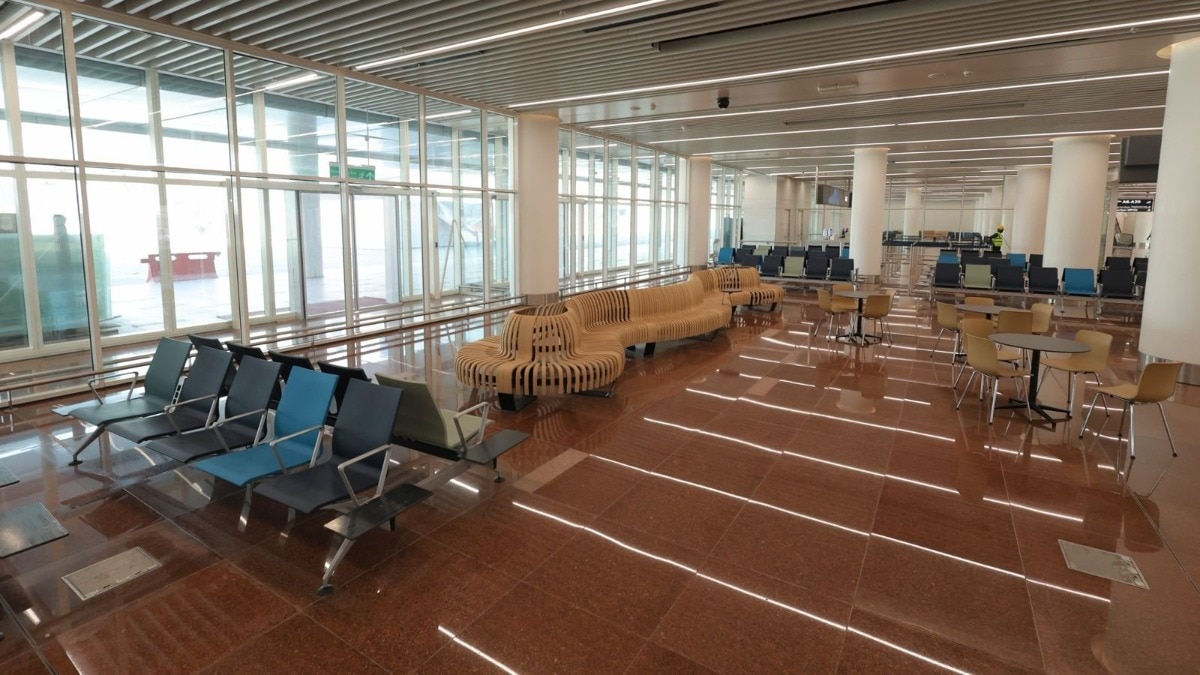 The launch of the airport marks a key milestone in strengthening India’s aviation infrastructure. Envisioned as a major international gateway for the NCR, the facility will complement operations at Indira Gandhi International Airport.