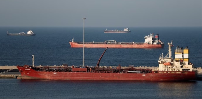 The Islamic Revolutionary Guard Corps (IRGC) on March 27 said that vessels linked to countries supporting Israel and the United States would not be allowed to transit through the corridor. The Islamic Revolutionary Guard Corps (IRGC) on March 27 said that vessels linked to countries supporting Israel and the United States would not be allowed to transit through the corridor.