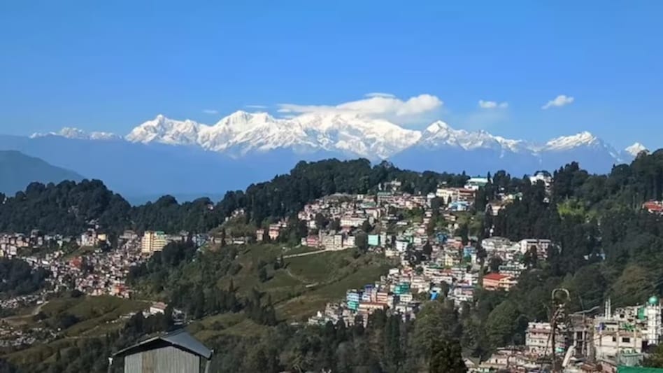 Beyond Gorkhaland: Why roads, jobs and welfare now shape Darjeeling polls Beyond Gorkhaland: Why roads, jobs and welfare now shape Darjeeling polls