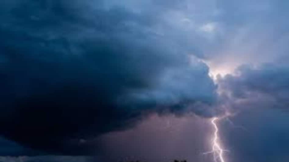 IMD forecasts heavy rain, hail and gusty winds in several states till April 3 IMD forecasts heavy rain, hail and gusty winds in several states till April 3