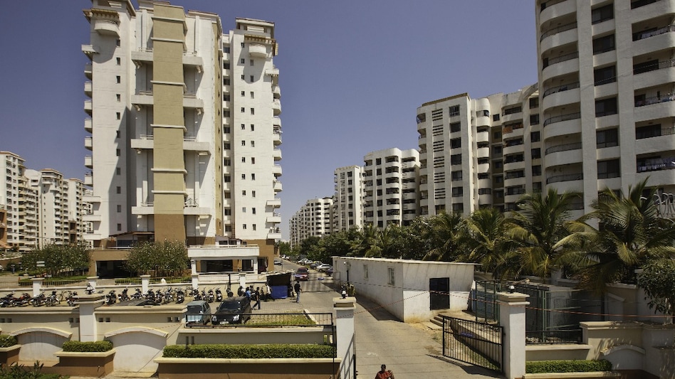 The tenant said he had paid a ₹1 lakh security deposit, but was later told over ₹20,000 could be deducted for unclear rent-related charges, with the final amount still not confirmed. The tenant said he had paid a ₹1 lakh security deposit, but was later told over ₹20,000 could be deducted for unclear rent-related charges, with the final amount still not confirmed.