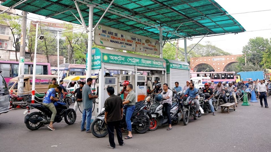 Bangladesh fuel crisis spreads across sectors Bangladesh fuel crisis spreads across sectors